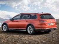 Volkswagen Passat Alltrack (2015) - picture 7 of 9