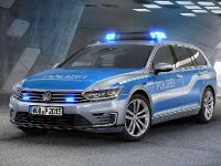 Volkswagen Passat GTE Plug-in-Hybrid German Police (2015) - picture 1 of 2