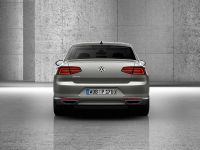 Volkswagen Passat (2015) - picture 4 of 45