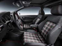 Volkswagen Polo GTI (2015) - picture 10 of 16