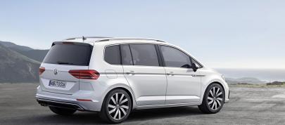 Volkswagen Touran (2015) - picture 7 of 12
