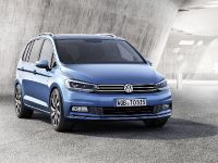 Volkswagen Touran (2015) - picture 1 of 12