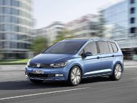 Volkswagen Touran (2015) - picture 3 of 12