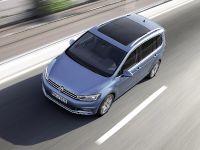 Volkswagen Touran (2015) - picture 5 of 12