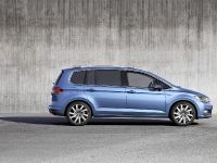 Volkswagen Touran (2015) - picture 6 of 12