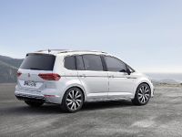 Volkswagen Touran (2015) - picture 7 of 12