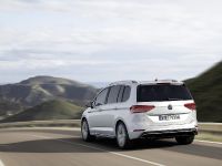 Volkswagen Touran (2015) - picture 8 of 12