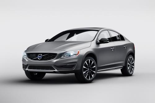 Volvo S60 Cross Country (2015) - picture 1 of 3