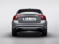 Volvo S60 Cross Country (2015) - picture 3 of 3