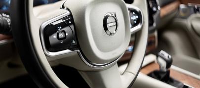 Volvo XC90 Interior (2015) - picture 4 of 12