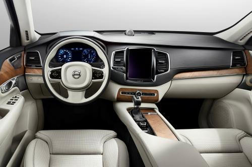 Volvo XC90 Interior (2015) - picture 1 of 12