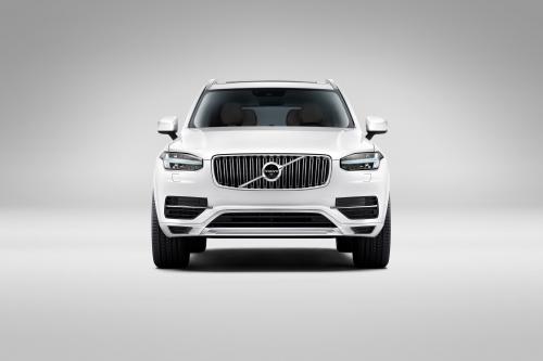Volvo XC90 (2015) - picture 1 of 4