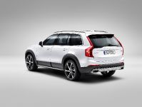 Volvo XC90 (2015) - picture 2 of 4