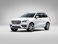 Volvo XC90 (2015) - picture 3 of 4