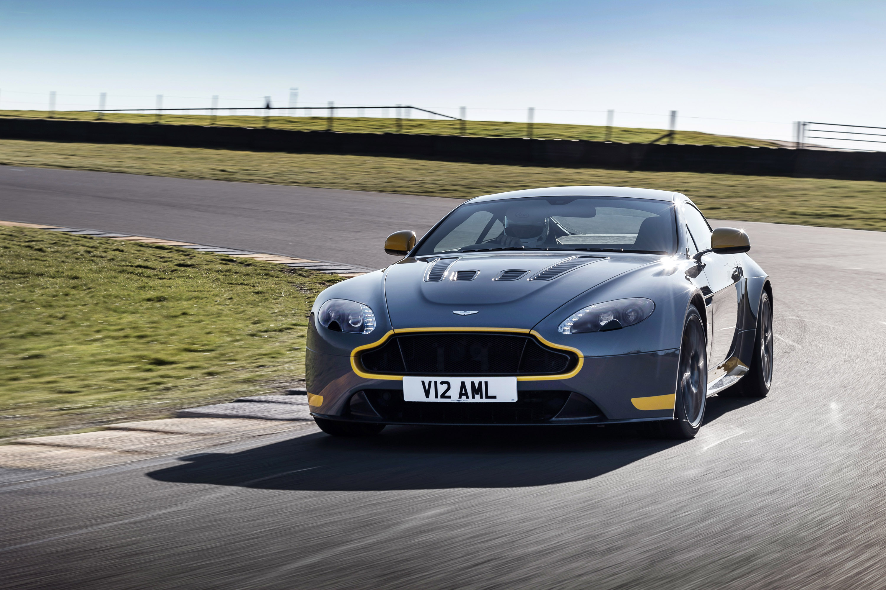 Aston Martin Vantage S With Manual Gearbox