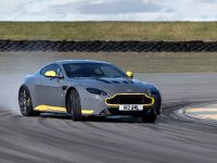 Aston Martin Vantage S With Manual Gearbox (2016) - picture 4 of 18