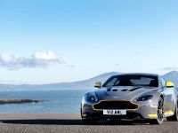 Aston Martin Vantage S With Manual Gearbox (2016) - picture 5 of 18