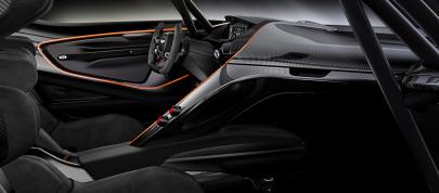 Aston Martin Vulcan (2016) - picture 7 of 10