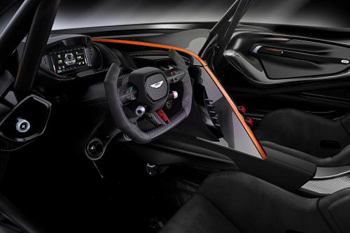 Aston Martin Vulcan (2016) - picture 8 of 10