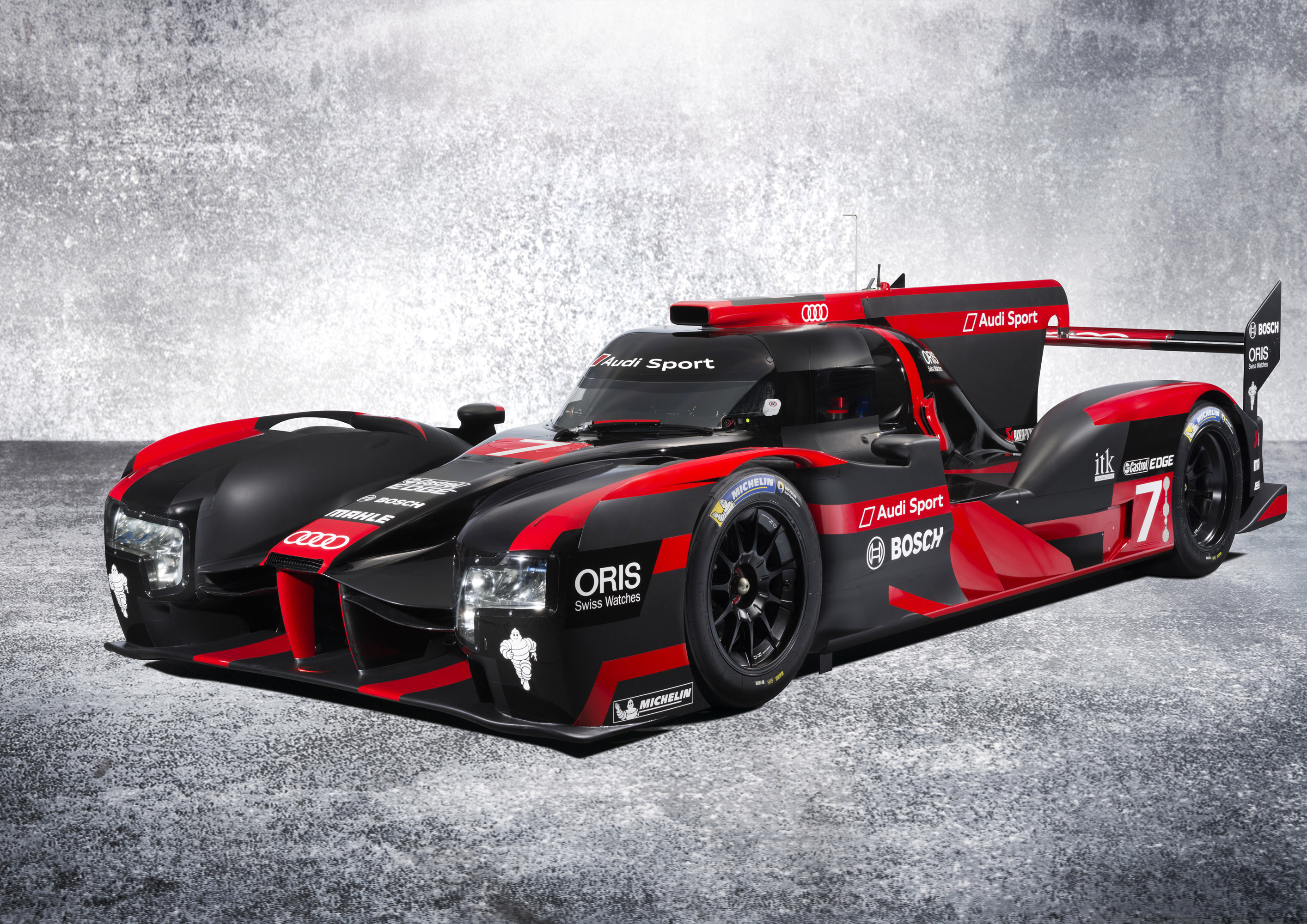 Audi R18