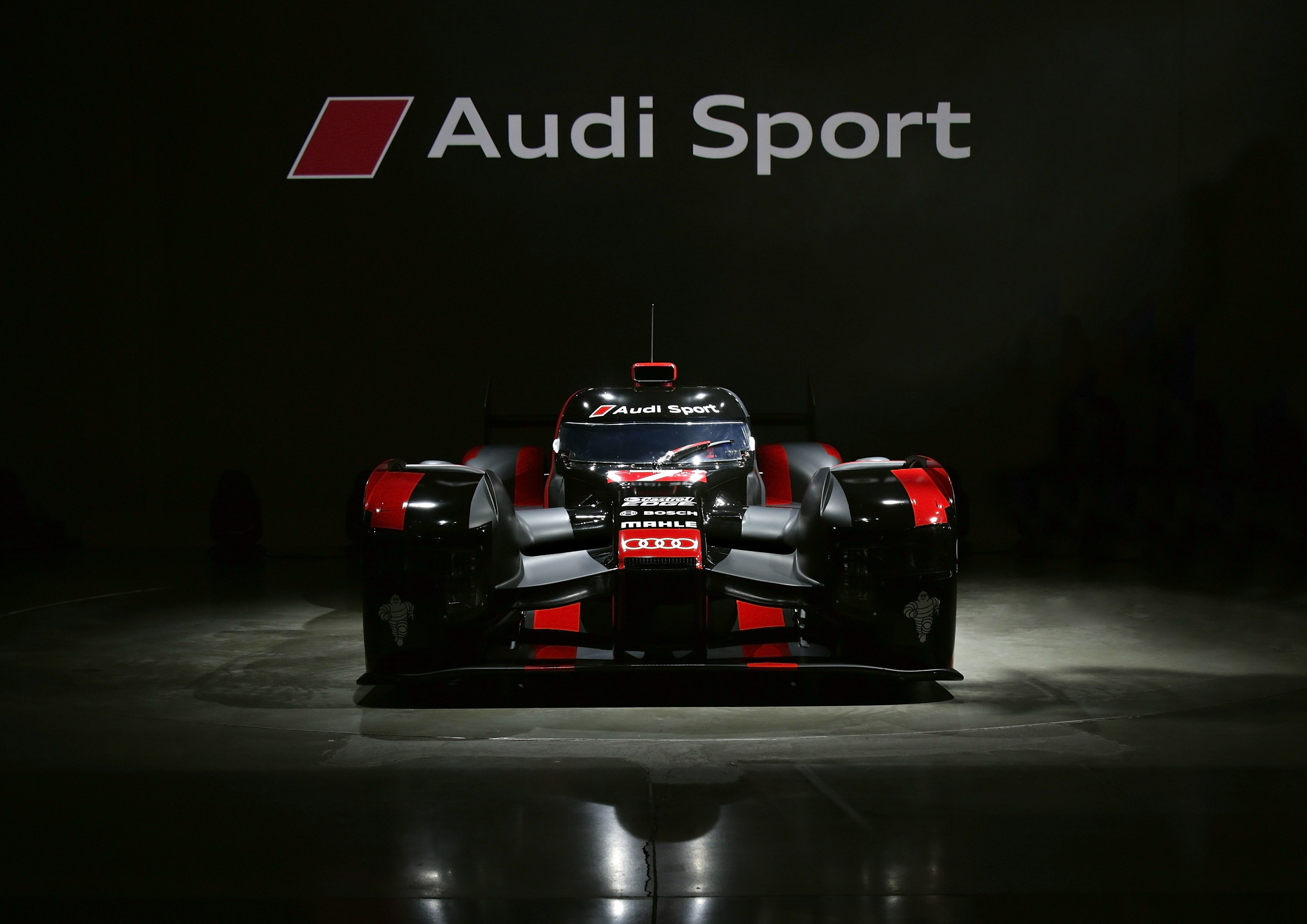 Audi R18