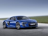 Audi R8 e-tron (2016) - picture 4 of 15