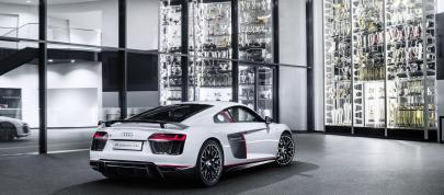 Audi R8 V10 plus selection 24h (2016) - picture 4 of 5