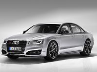 Audi S8 Plus (2016) - picture 1 of 6