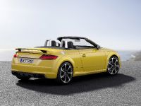 Audi TT RS Roadster (2016) - picture 8 of 12