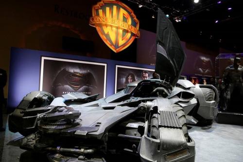 Batmobile (2016) - picture 1 of 9