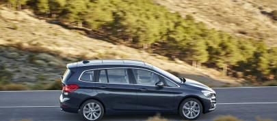 BMW 220d xDrive Gran Tourer (2016) - picture 12 of 47