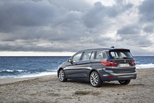 BMW 220d xDrive Gran Tourer (2016) - picture 17 of 47
