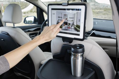 BMW 220d xDrive Gran Tourer (2016) - picture 32 of 47