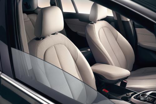 BMW 220d xDrive Gran Tourer (2016) - picture 40 of 47