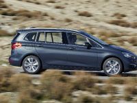BMW 220d xDrive Gran Tourer (2016) - picture 13 of 47