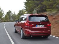 BMW 220i Gran Tourer (2016) - picture 14 of 24