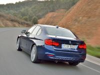 BMW 3 Series Sedan (2016) - picture 18 of 28