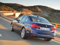 BMW 3 Series Sedan (2016) - picture 19 of 28