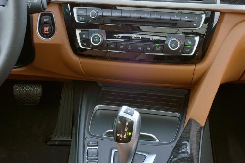 BMW 3 Series Touring (2016) - picture 17 of 27