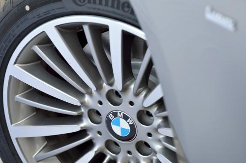 BMW 3 Series Touring (2016) - picture 25 of 27