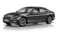 BMW 7 Series (2016) - picture 2 of 48