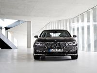 BMW 7 Series (2016) - picture 7 of 48