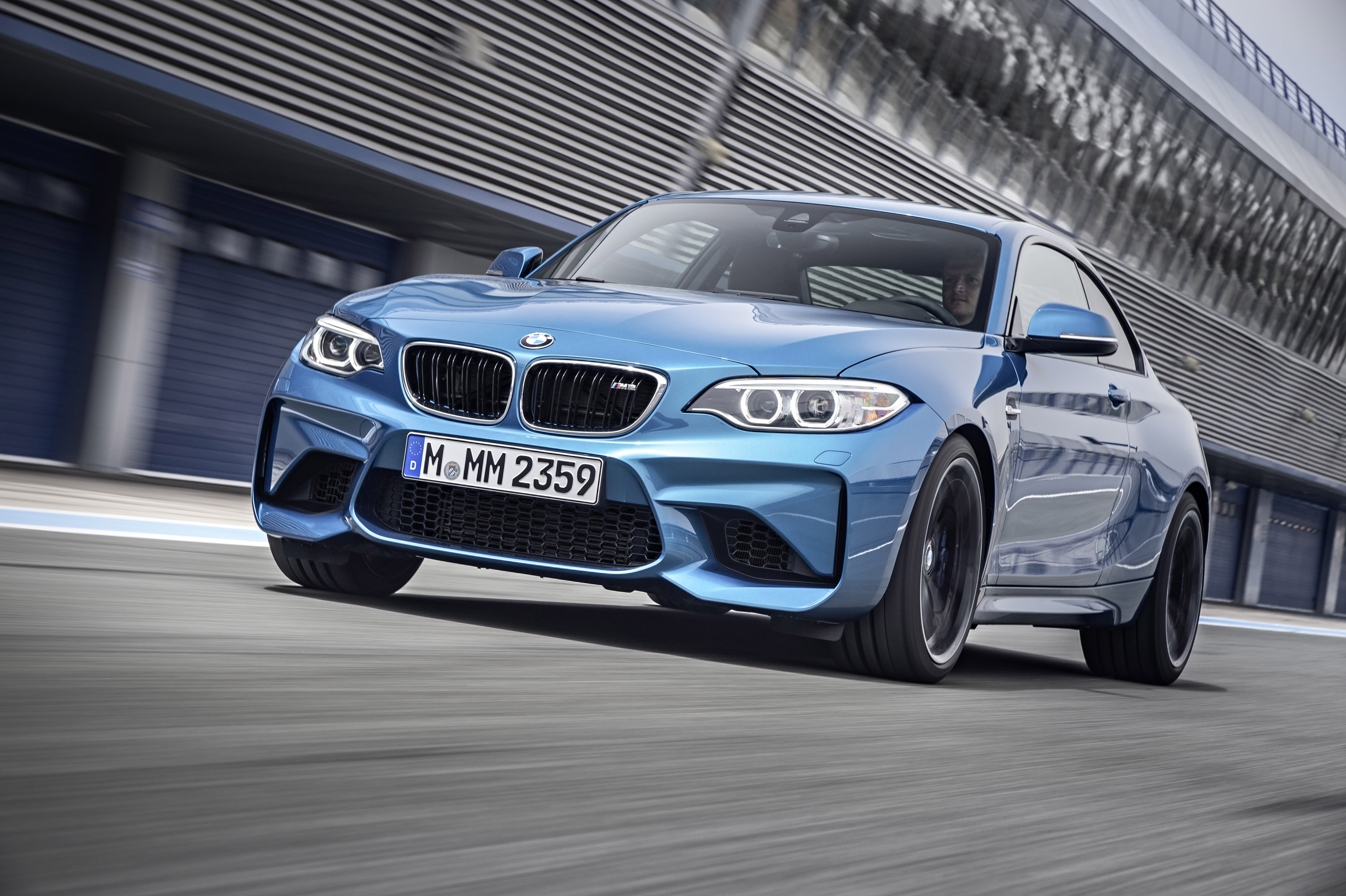 Новая bmw m. BMW m2 f87. BMW m2 Coupe 2016. BMW m2 новая. BMW m2 2015.