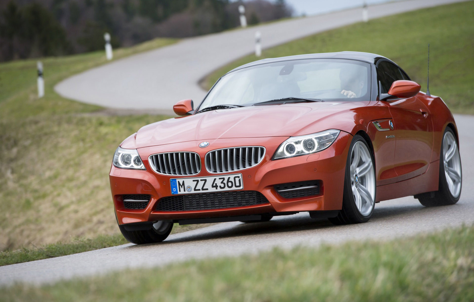 BMW Z4 E89 sDrive35 in Valencia Orange Metallic