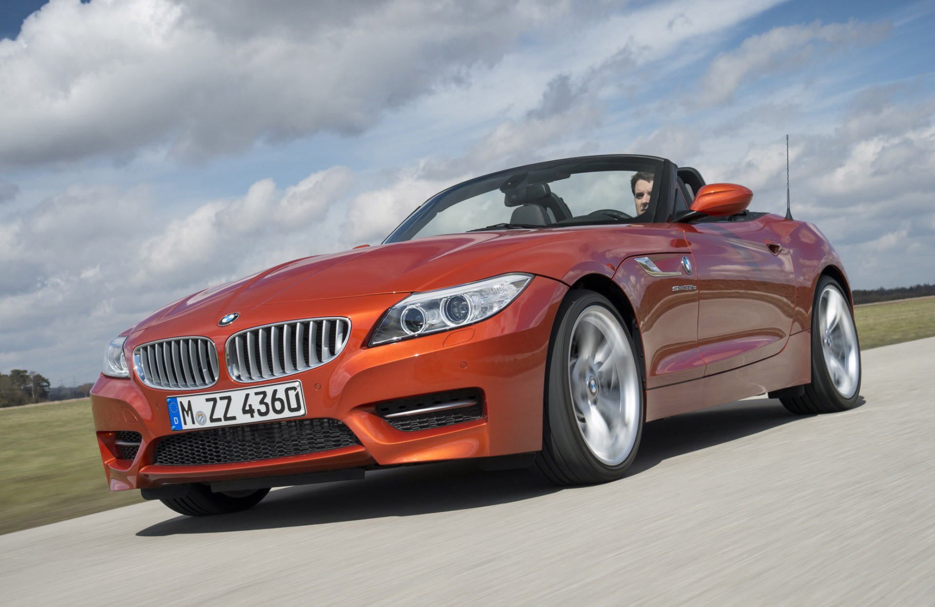 BMW Z4 E89 sDrive35 in Valencia Orange Metallic