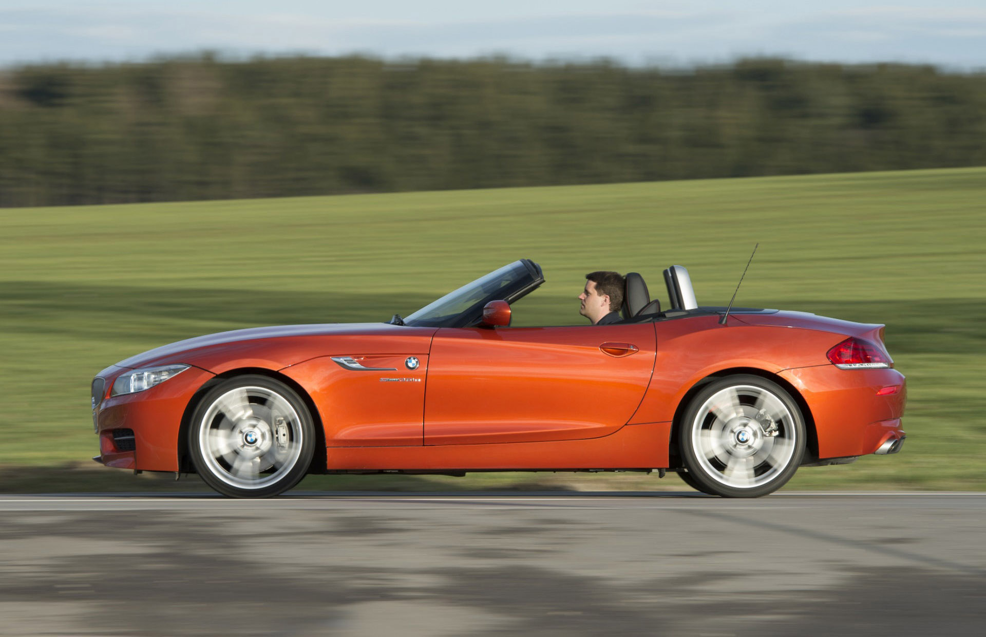 BMW Z4 E89 sDrive35 in Valencia Orange Metallic