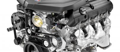 Cadillac CTS-V (2016) - picture 15 of 16