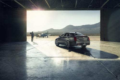 Cadillac CTS-V (2016) - picture 8 of 16
