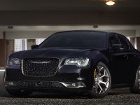 2016 Chrysler 300S Alloy Edition, 2 of 9