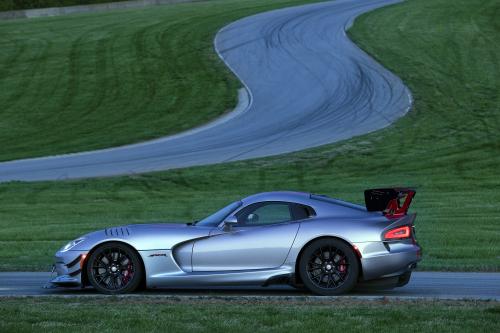 Dodge Viper ACR (2016) - picture 33 of 87